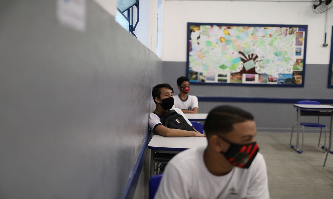 Protocolos para volta às aulas no Rio preocupam comunidade escolar